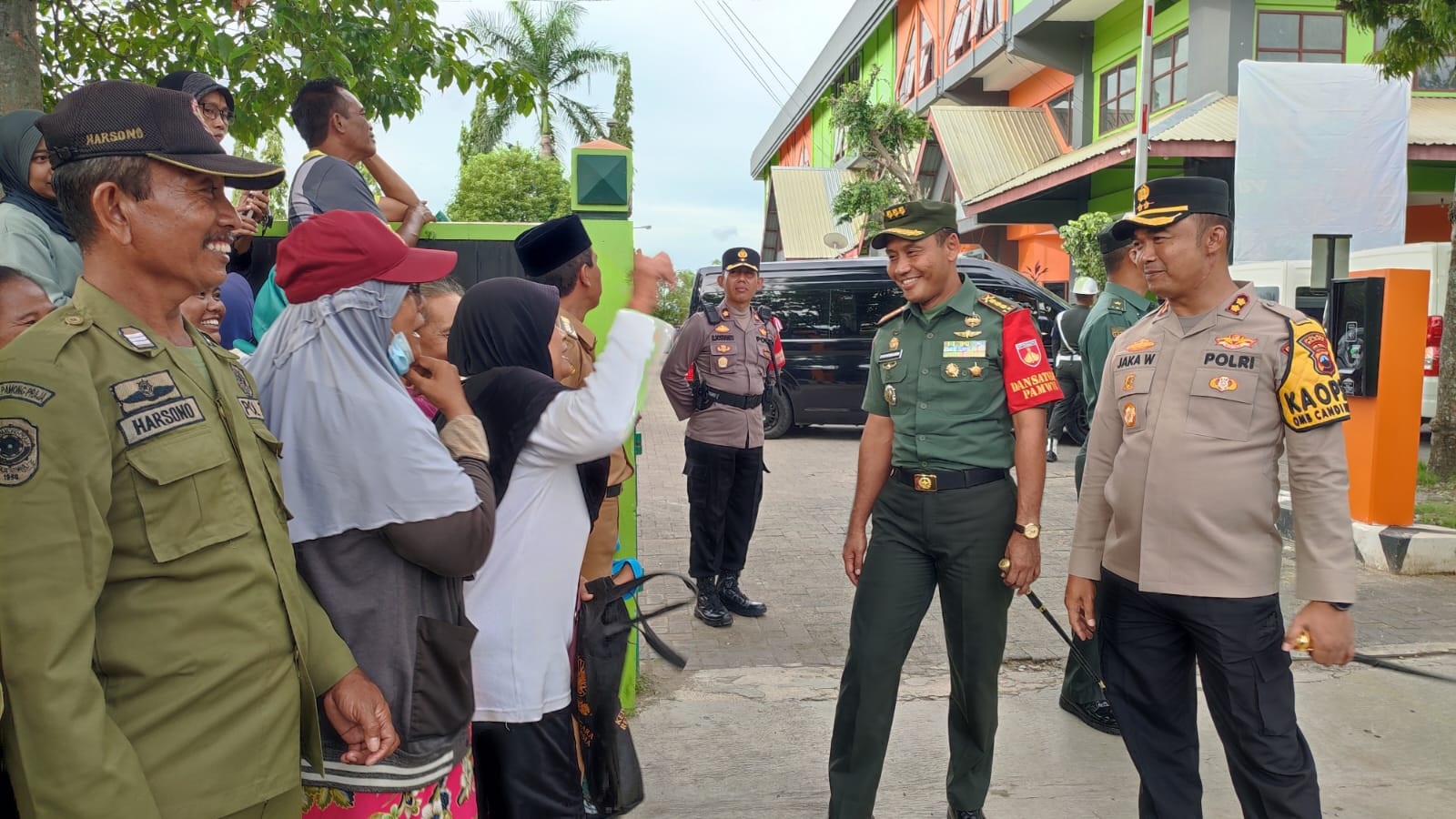 Danrem 073/Mkt Mengawal Pembagian 3000 Sertifikat Tanah di Wilayah Kab. Grobogan