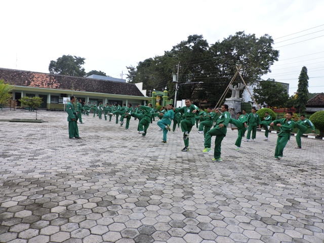 Minggu Militer Dengan Latihan Yongmoodo