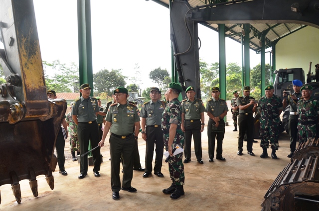 Danrem 073/Mkt Dampingi Pangdam IV/Diponegoro Ke Zipur Ambarawa