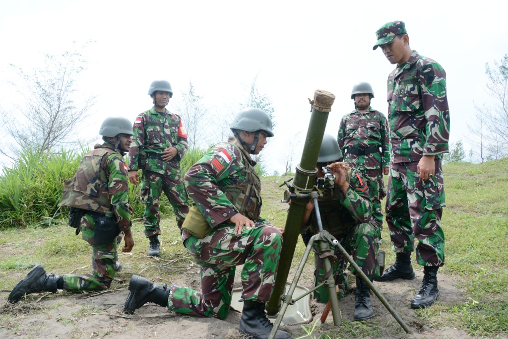 Tim Waslat Korem 073/Makutarama Cek Latihan Menembak