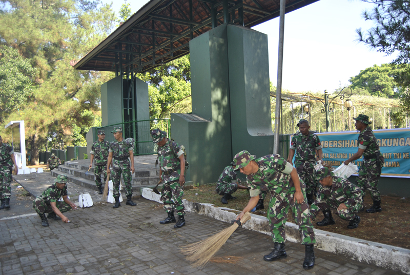 Prajurit Korem Makutarama Peduli  Para Pejuang Pendahulu