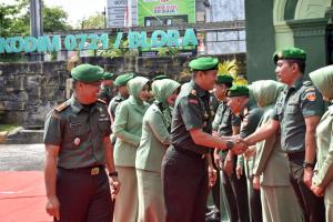 Danrem 073/Mkt Saat Kunjungi Kodim 0721/Blora : “Pedomani Sapta Marga, Sumpah Prajurit dan 8 wajib TNI”