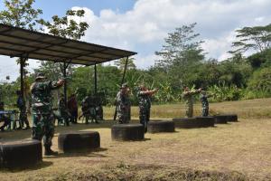 Asah Profesionalisme Prajurit, Danrem 073/Makutarama Pimpin Latihan Menembak Semester II Tahun 2026