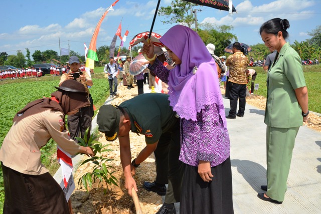 Danrem 073/Mkt ikut hijaukan lingkungan
