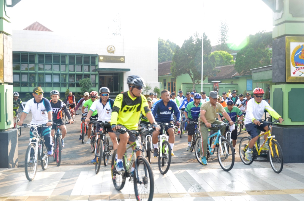 Korem 073/Makutarama Sehat Bersama Dengan Bersepeda Santai