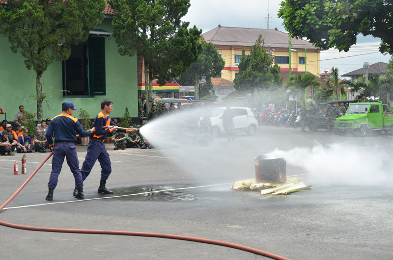 Korem Makutarama Latihkan Penanggulangan Kebakaran
