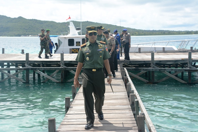 Danrem 073/Mkt Dampingi Pangdam Kunker Ke Karimunjawa