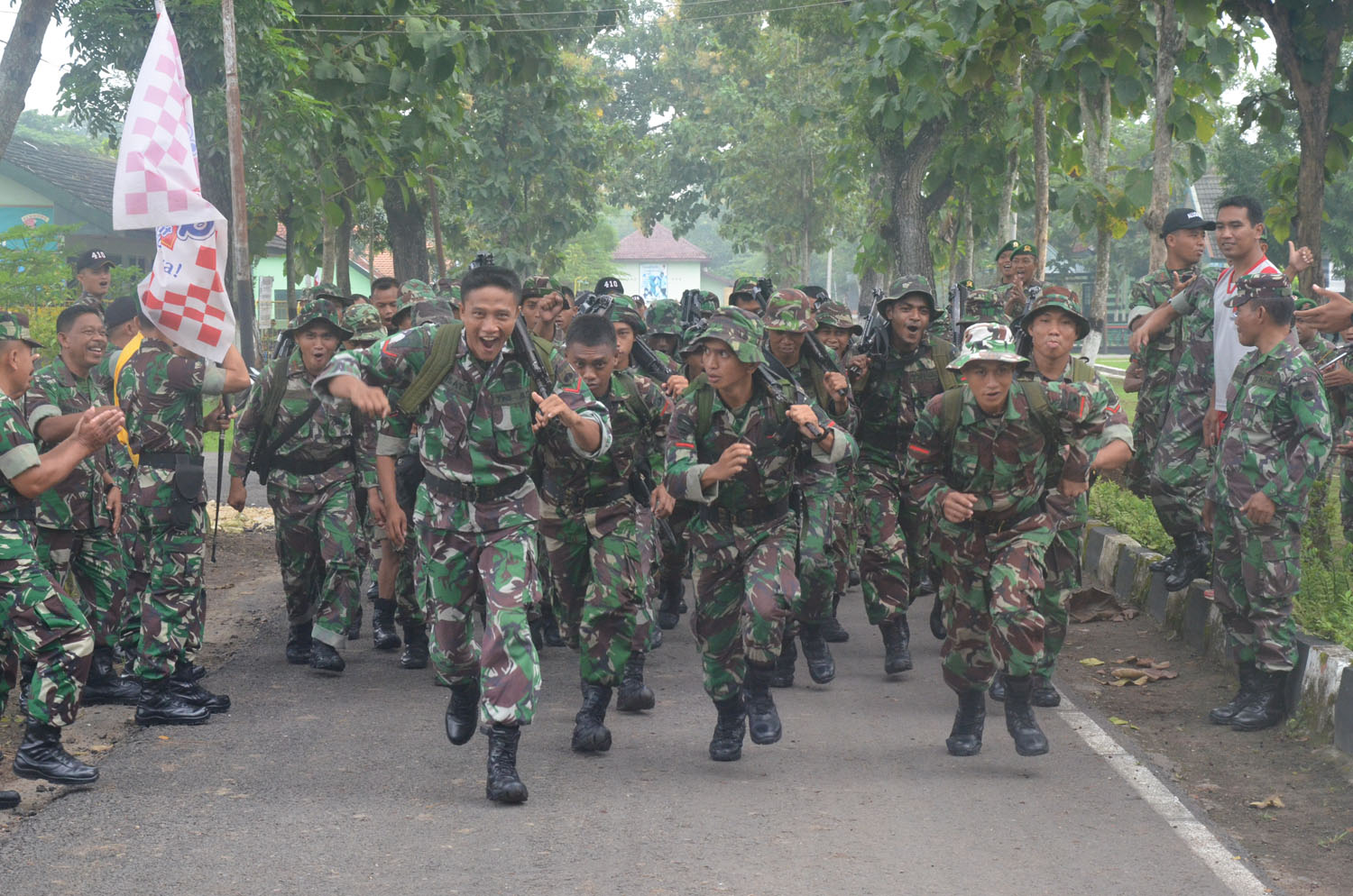 Uji Petik Yonif 410/Alugoro