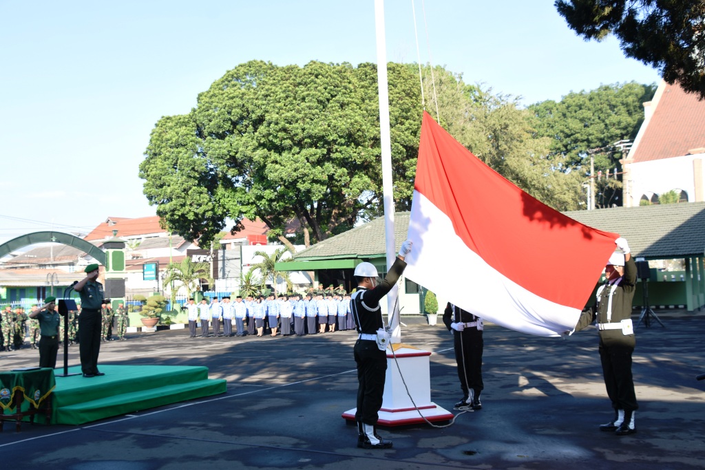 Korem 073/Makutarama Laksanakan Upacara Bendera 17-an Bulan September