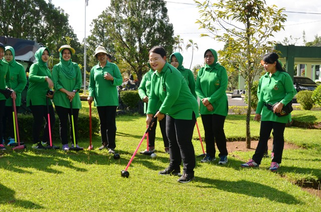 Ibu Ketua Koorcab Rem 073 Buka Perlombaan Woodball