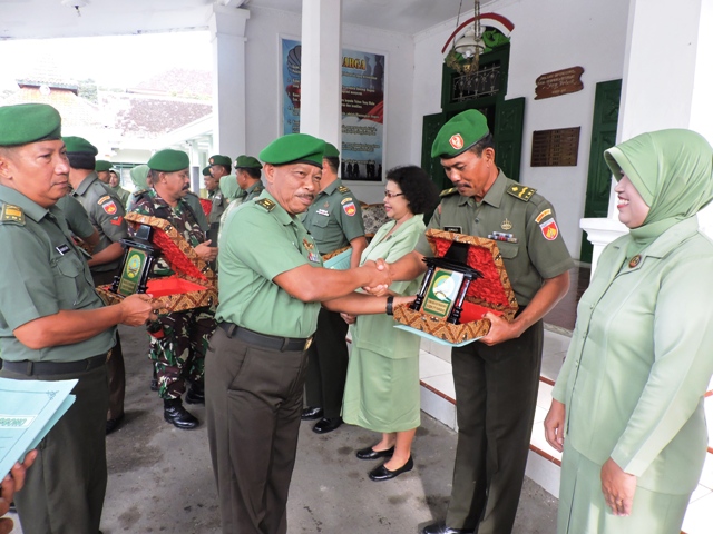 Upacara Pelepasan Anggota MPP