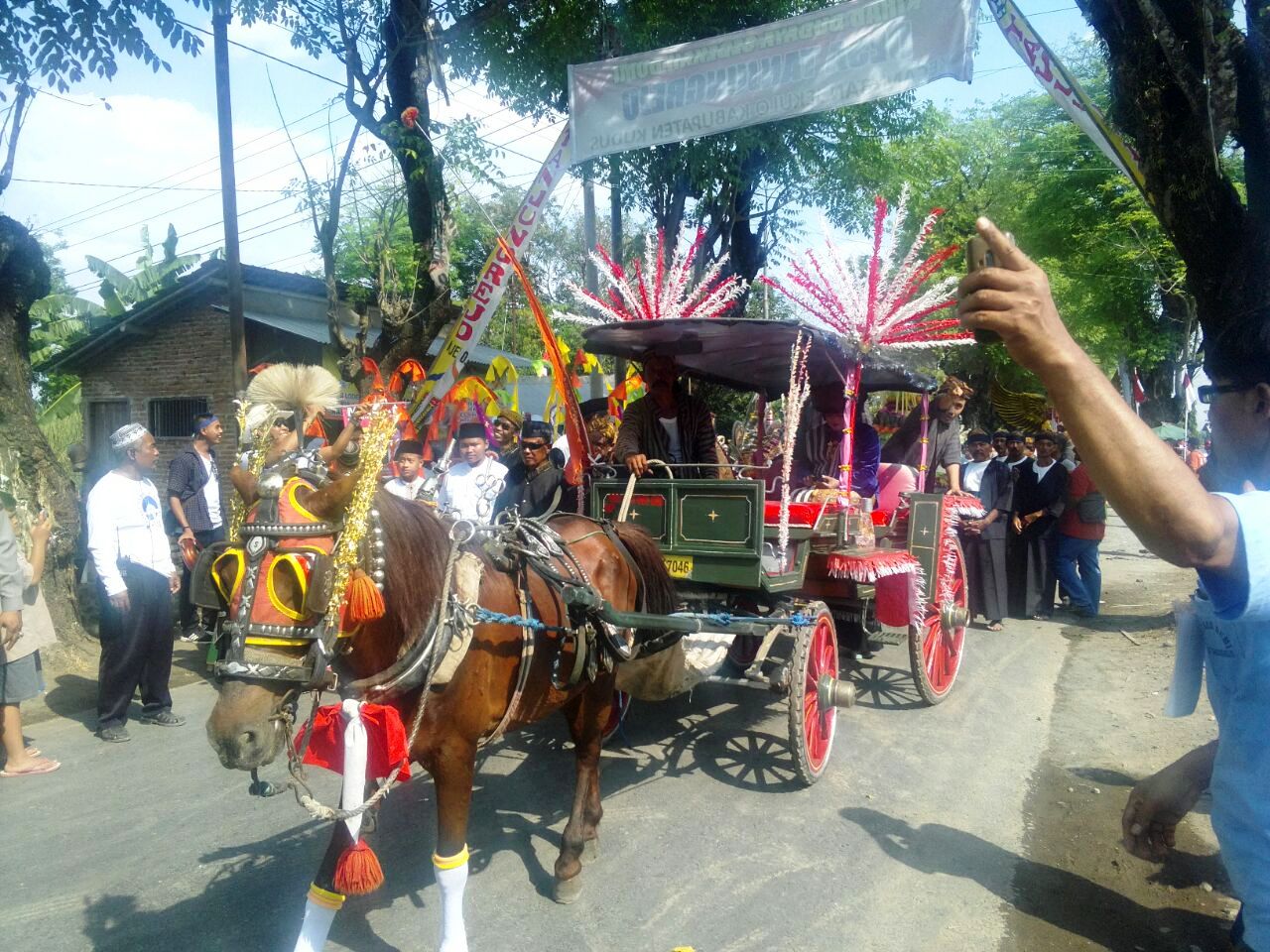 Pawai Dan Lomba Sepeda Hias Pelajar Sd/Mi Sekec Mejobo Dalam Rangka Peringatan Hut Ri Ke 72 Tahun
