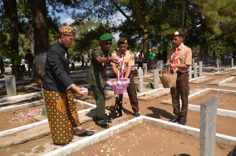 Kasrem Salatiga Letkol Hari Santoso Hadir Dalam Ziarah Bersama Dalam Rangka HUT Kota Salatiga Ke 126