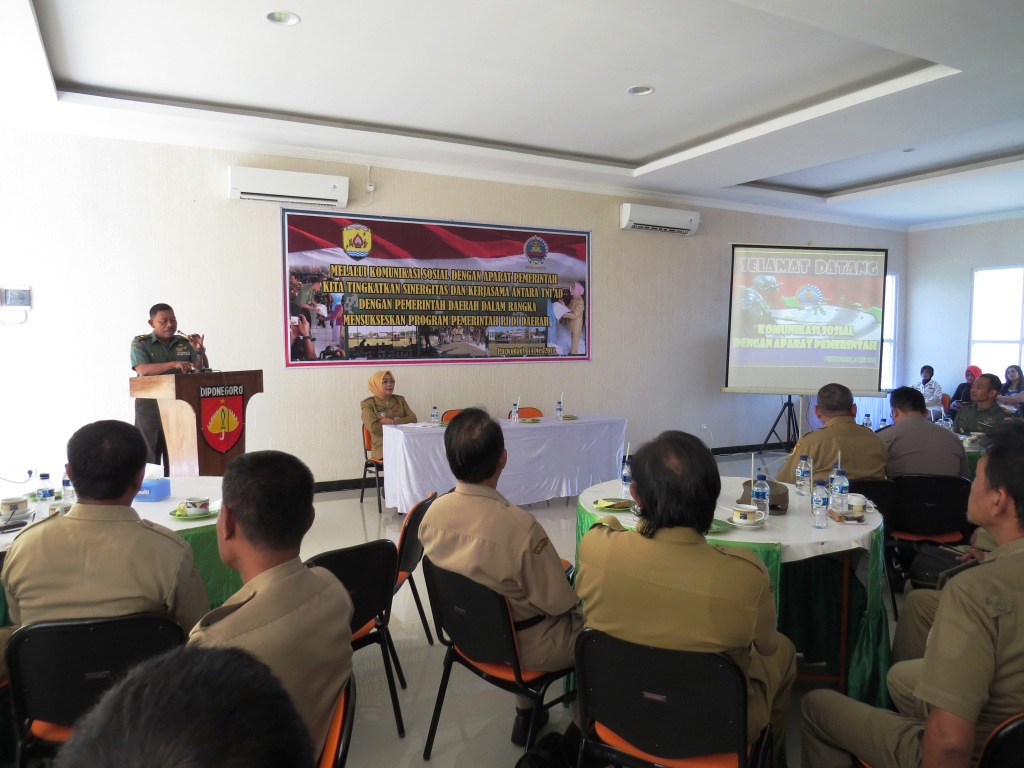 Kodim Purwodadi Menyelenggarakan Komsos Dengan Apem