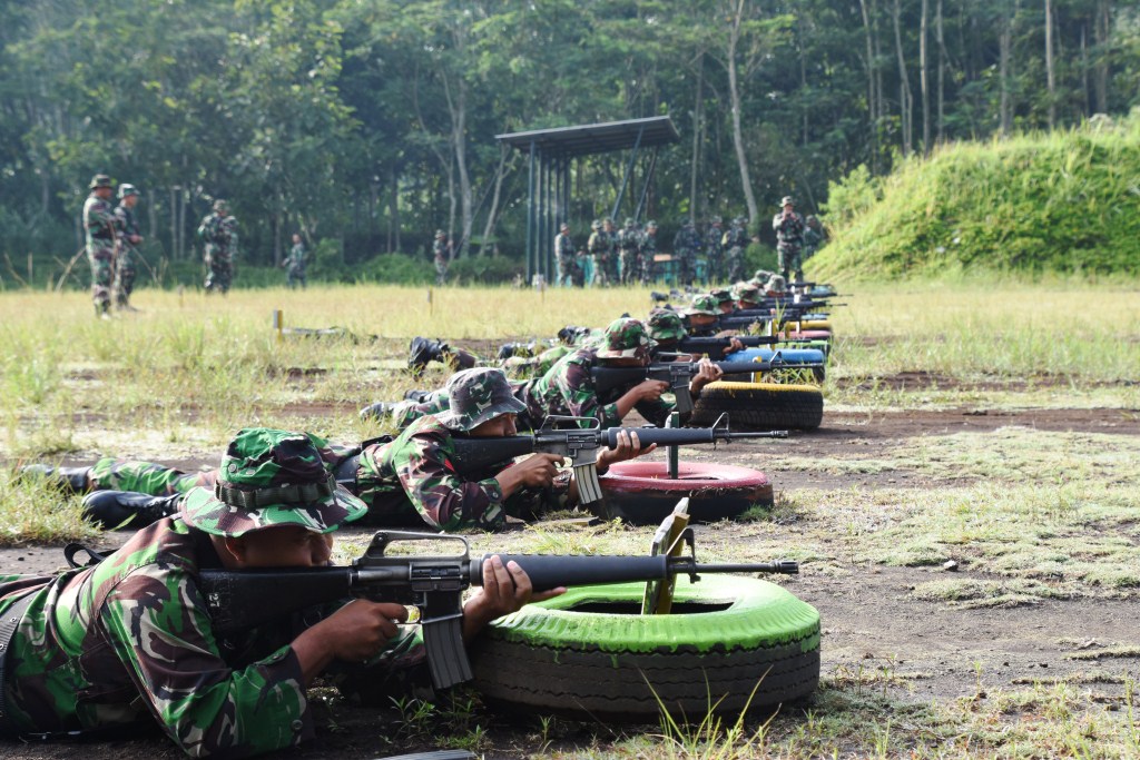 Asah Kemampuan Menembak Prajurit Korem 073/Makutarama