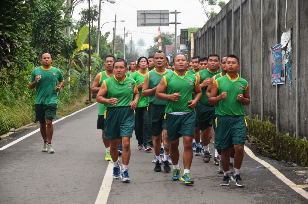 Jaga Kondisi Badan Agar Tetap Sehat dan Bugar, Korem Salatiga laksanakan lari aerobik