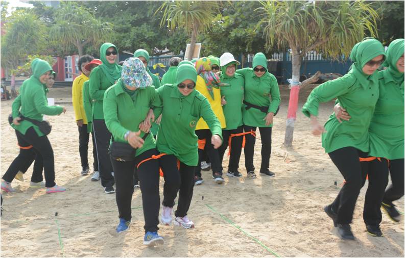 Ibu Ketua Olah Raga bersama