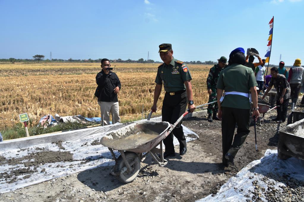 Kemanunggalan TNI Dengan Rakyat Menjadi Pilar Tegaknya Negara Kesatuan Republik Indonesia