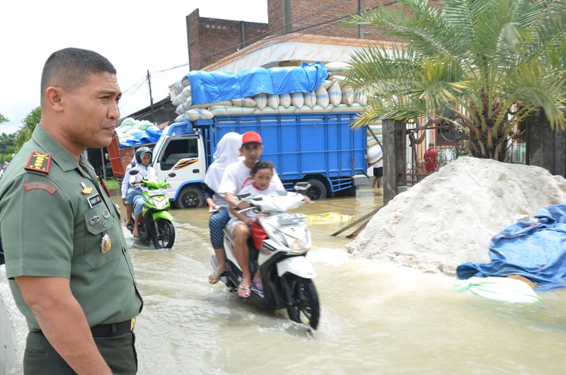 Danrem Tinjau Lokasi Banjir Di Purwodadi