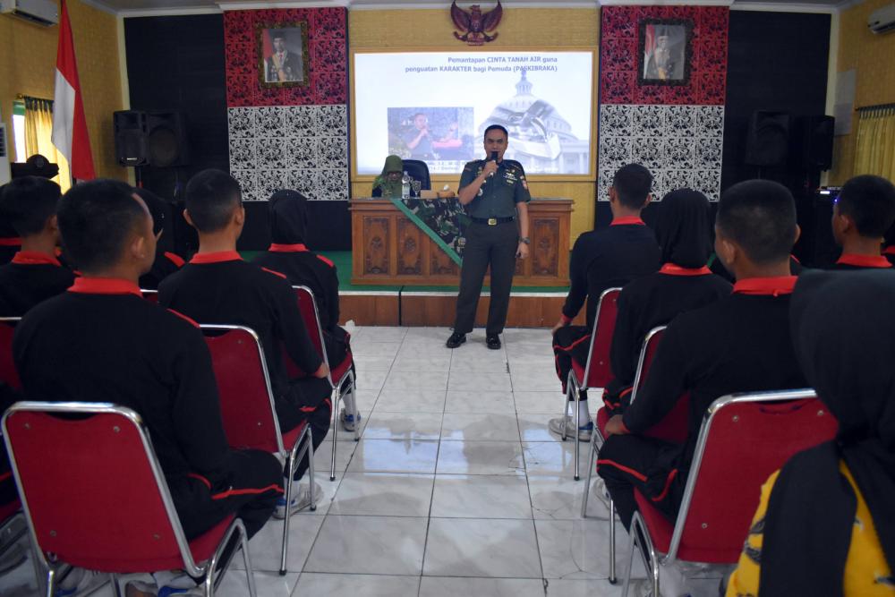 Dandim Demak Kuatkan Karakter Calon Paskibra
