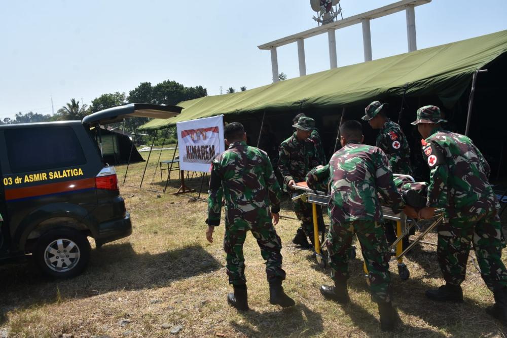 Evakuasi Peserta Latihan Dislokasi Pergelangan Kaki