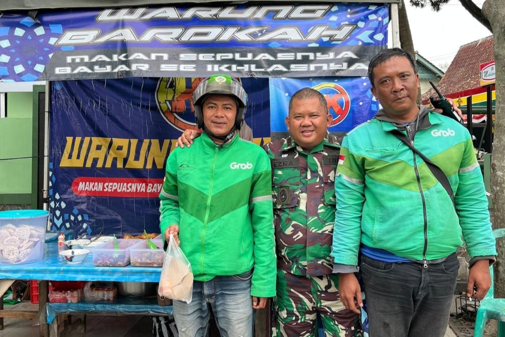Danrem 073/Mkt Makan Gratis Bersama Ojol