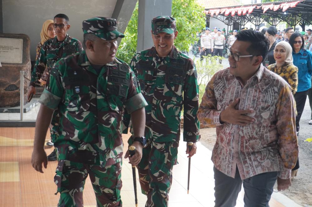 Danrem 073/Makutarama Tinjau Kantor DPRD Kendal, Pastikan Kondusifitas dan Kesiapan Pasukan