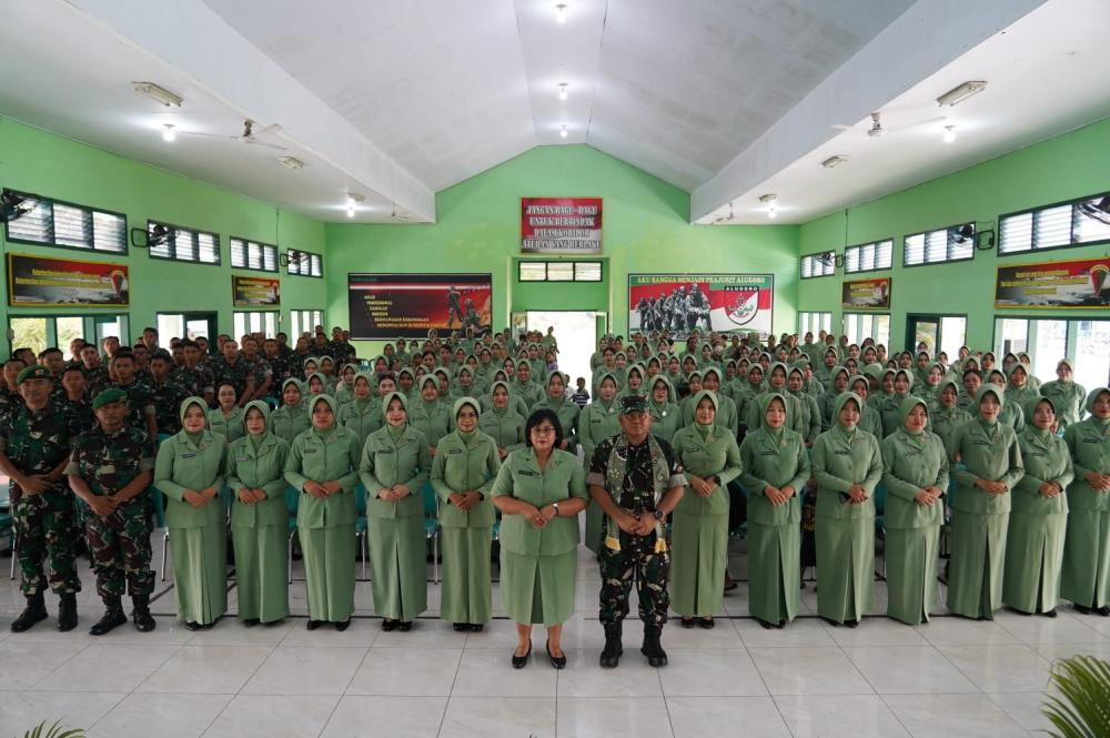 Danrem 073/Makutarama Kunjungi Yonif 410/Alugoro