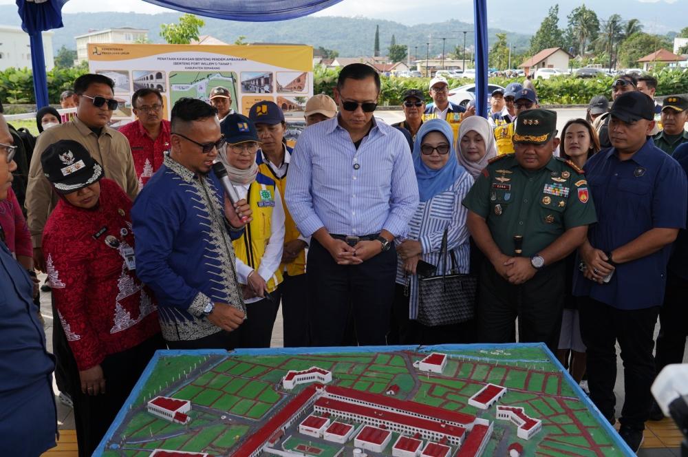 Danrem 073/Makutarama Dampingi Menko Infrastruktur AHY Tinjau Revitalisasi Benteng Willem I