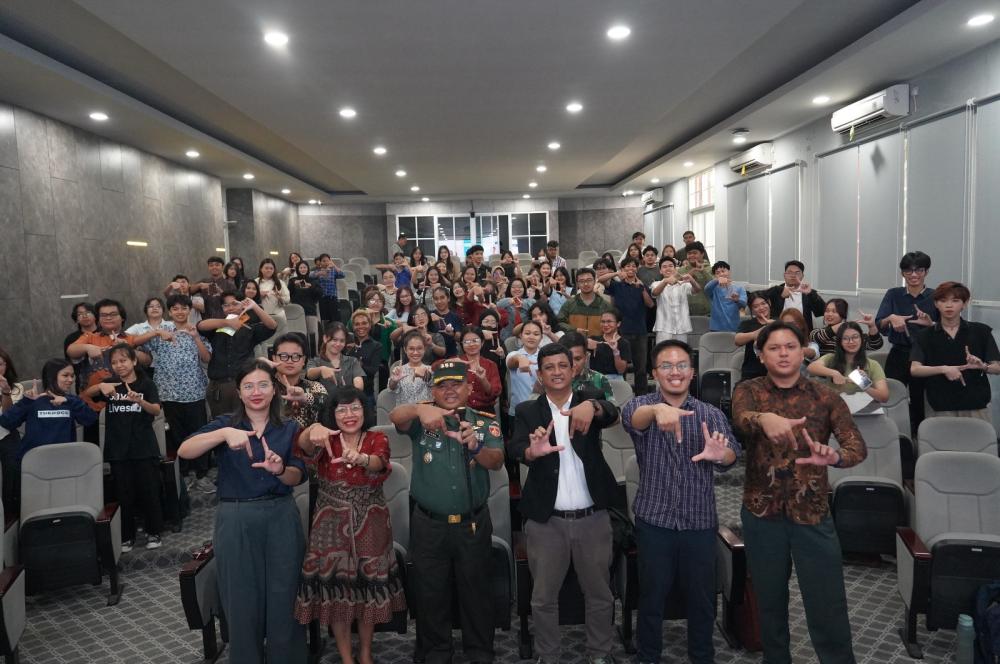 Danrem 073/Makutarama Kupas Transformasi TNI dan Peran Indonesia dalam Misi Perdamaian Dunia di UKSW