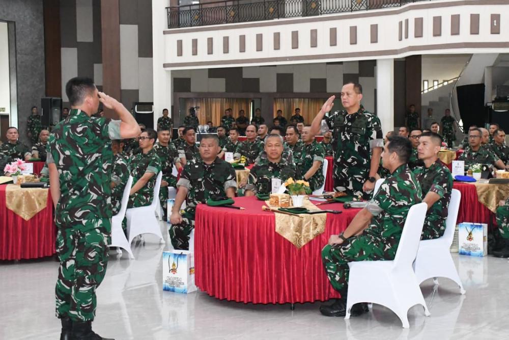Danrem 073/Makutarama Hadiri Apel Dansat Kodam IV/Diponegoro 2026