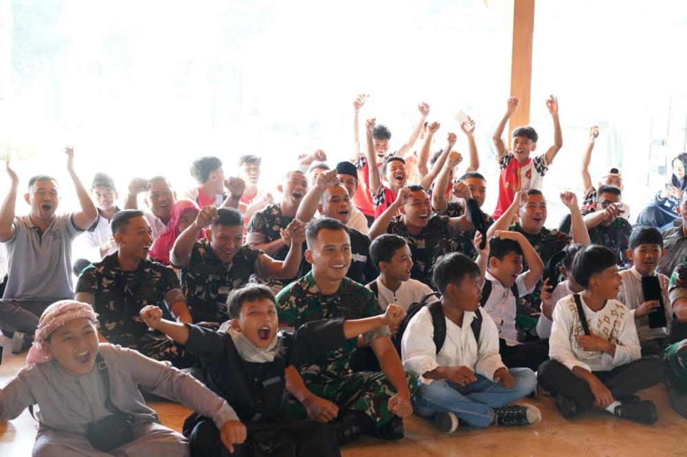Nobar Gembira Piala Dunia 2026 Pererat Kebersamaan TNI dan Masyarakat