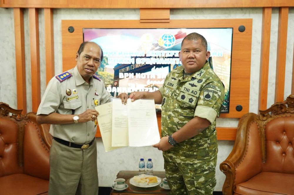 Aset TNI AD Makin Terjamin, Danrem 073/Makutarama Terima Sertifikat Hak Tanah dari BPN Kota Salatiga
