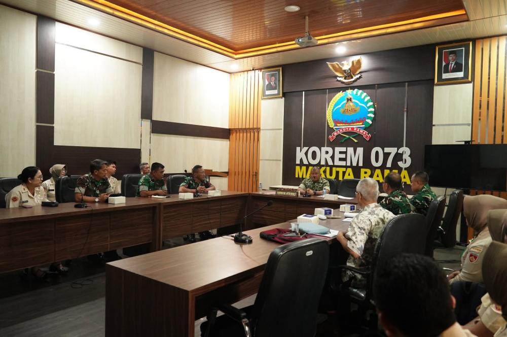 Danrem 073/Makutarama Pimpin dan Terima Paparan Karumkit Dengan Dewan Pengawas BLU di Rumkit TK IV dr. Asmir Salatiga