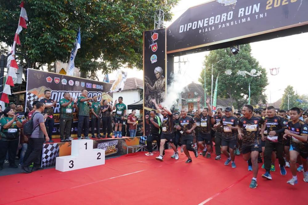 Pangdam IV/Diponegoro Buka Diponegoro Run 2026 Piala Panglima TNI