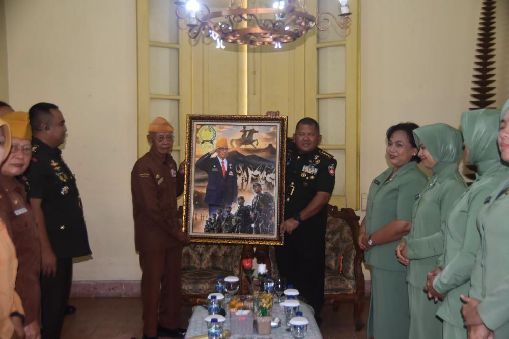 Dengarkan Kisah Mbah Soeparjo Hadapi Pasukan Gurkha, Danrem: Perjuangan Veteran Tak Boleh Dilupakan