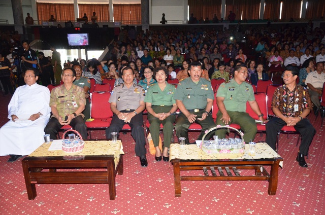 TNI Polri Rayakan Natal Bersama