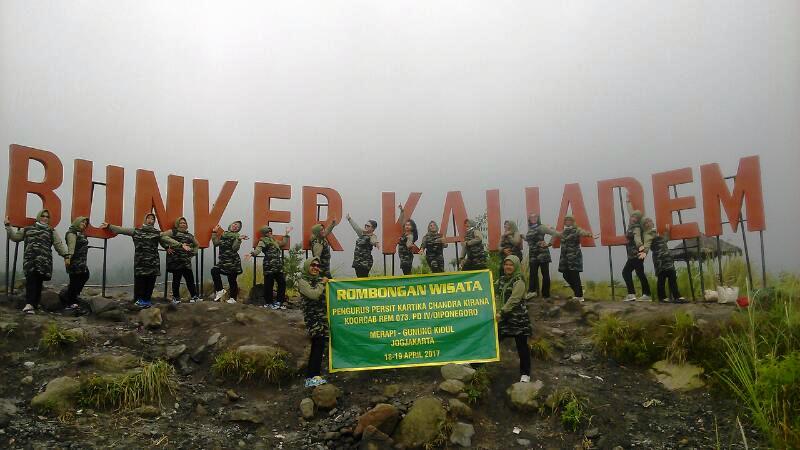Persit Kunjungi Wisata di Jogjakarta