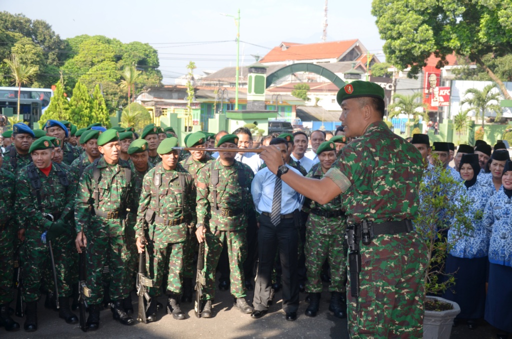 Jam Komandan, Danrem Salatiga Tegaskan Netralitas Pilkada Kepada Prajuritnya