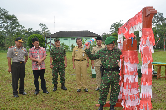 Kasrem Hadiri Penutupan TMMD di Salatiga