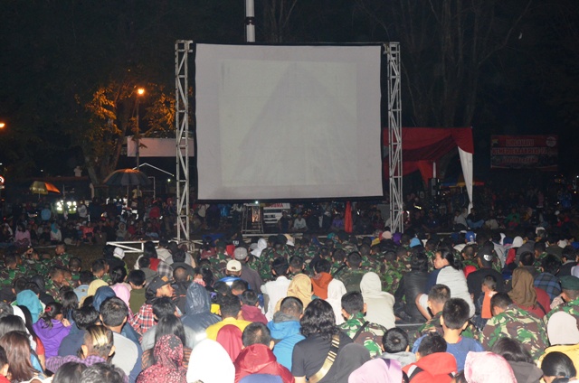 Masyarakat Salatiga Antusiasme Nobar Film G 30 S/PKI.