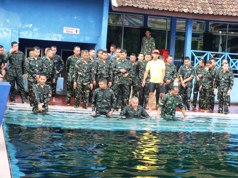Korem 073/Makutarama Selalu Menjaga Kemampuan Renang Militer Prajuritnya