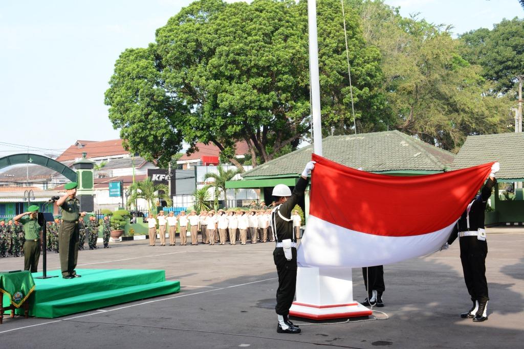 Peringatan 90 Tahun Sumpah Pemuda, Korem 073/Makutarama Dipimpin Danrem Melaksanakan Upacara Bendera