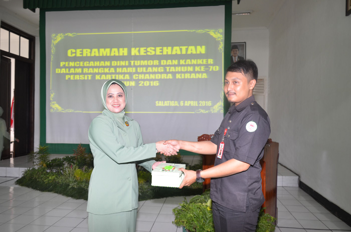 Ibu Ketua Buka Sosialisasi  Pencegahan Dini Tumor Dan Kanker