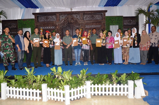 Gelar Kemeriahan Komsos Kreatif Korem 073/Makutarama