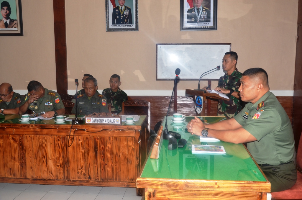 Rapat Persiapan Satgas Yonif 410/Alugoro